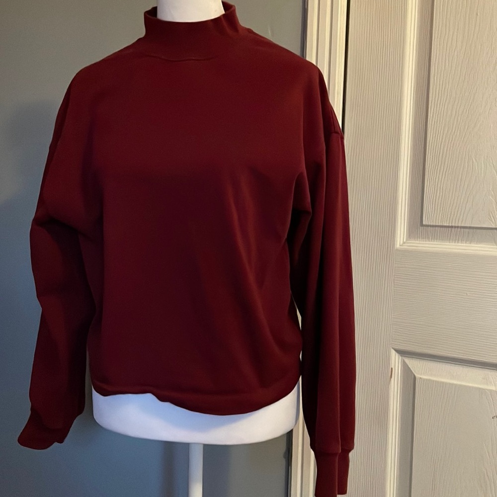 uniqlo longsleeve